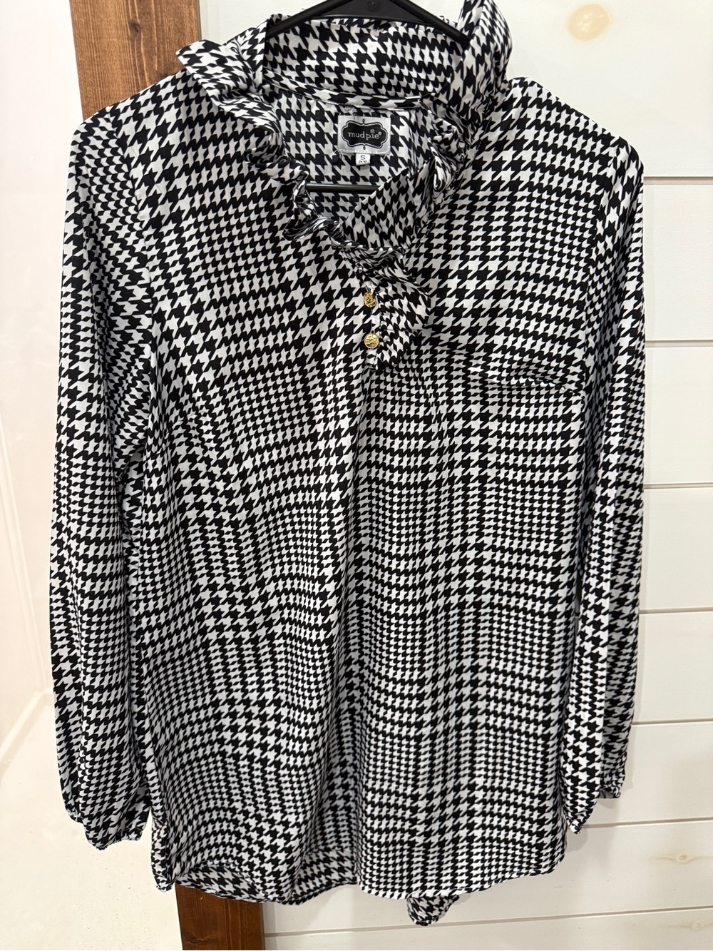 Mud Pie Black & White Houndstooth Ruffle Collar Button-Down Top